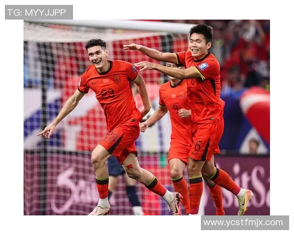 央视聚焦足球明星背后的故事与成就引发热议与关注